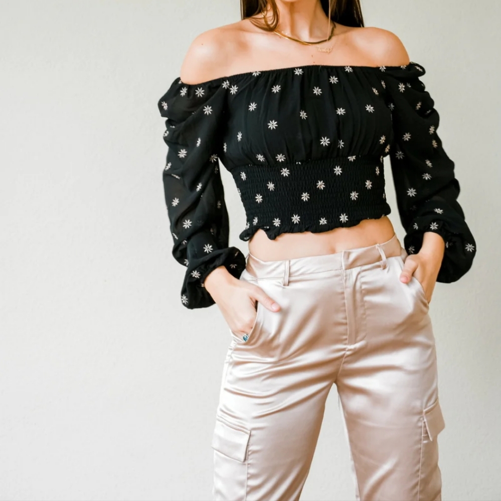 By Together Black Shooting Star Square Neck Smocked Waist Crop Top Size Small